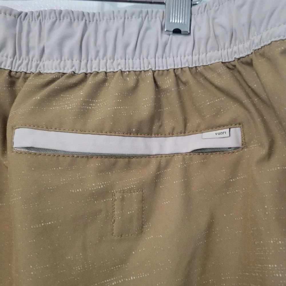 Vuori Mens Banks Shorts Tan Brown Size XLarge Lightweight Drawstring Athletic